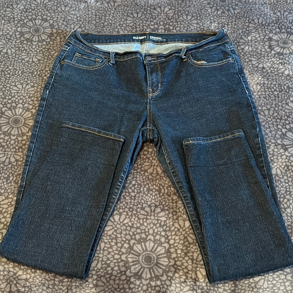 Women’s Old Navy 14P Dark Denim Mid-Rise Original Jeans. Slim ankle.